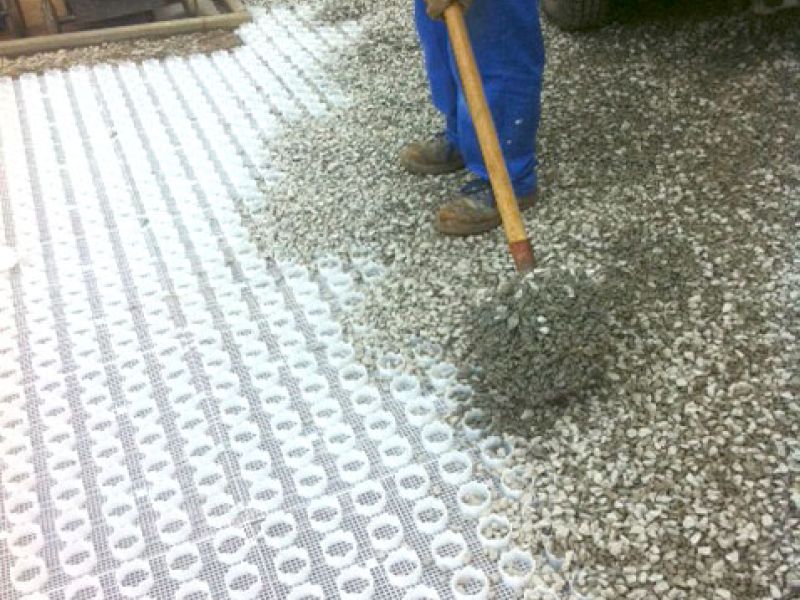 Anlegen einer Kiesfläche im Vorgarten für Parkplätze mit dem Kiesgitter KG30