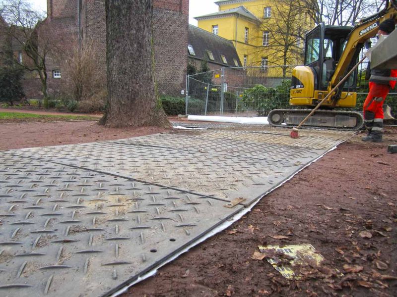 Sanierung einer Deichanlage - Wurzelschutz / Baumwurzelschutz