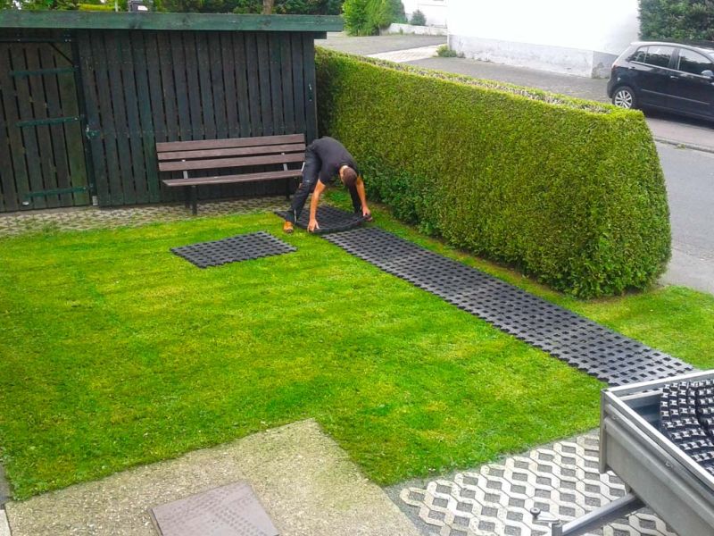 PKW-Stellplatz neu anlegen mit dem Kunststoff Rasengitterstein RGS35