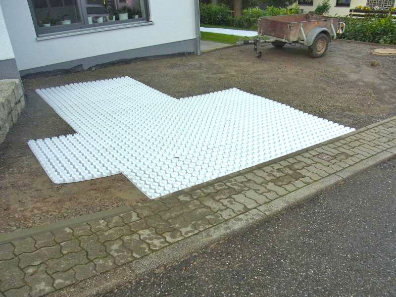 Anlegen einer Kiesfläche im Vorgarten für Parkplätze mit dem Kiesgitter KG30