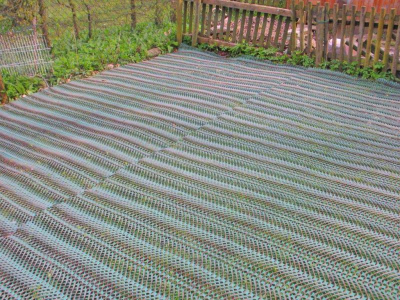 Dauerhafte Rasenverstärkung eines Pfarrgarten für Feste und Feierlichkeiten