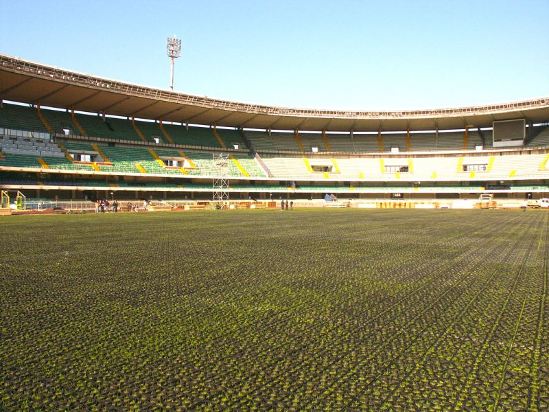 Rasenschutz für ein Event im Fussballstadion mit dem Rasengitter RG24