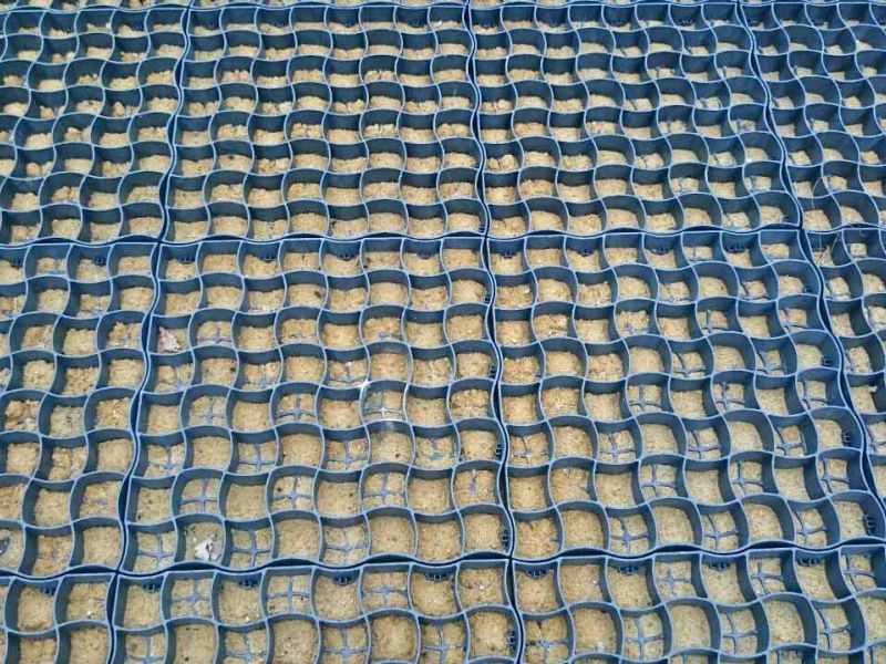 Herstellen einer Feuerwehrzufahrt und Rettungsweg mit dem Bodengitter BG50