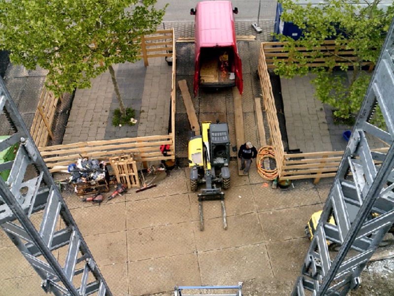 Temporäre Arbeitsplattform im innerstädtischen Bereich mit der s:tek 48