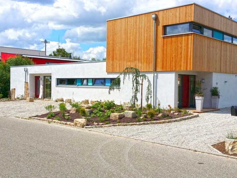 Nachträgliche Kiesstabilisierung eines Hof und Einfahrt mit den Kieswaben KW50