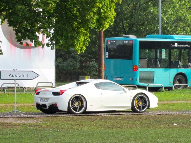 Mobile Fahrstraße für den IAA Besucherparkplatz Frankfurt
