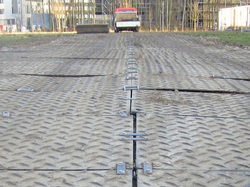 Mobile Baustraße zur Abfuhr von Erdarbeiten in Aachen