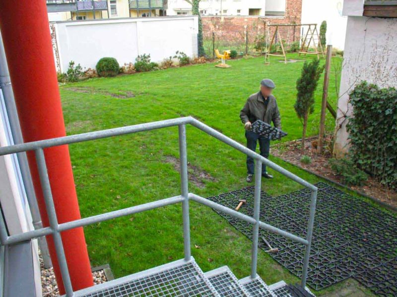 Rasengitter RG24 aus Kunststoff - Einfach verlegen und sofort befahren