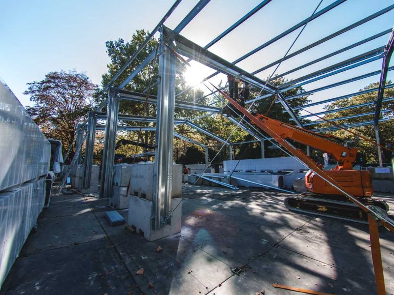 Lastverteilende Bodenschutzplatten als tragfähiger Unterboden zur Errichtung einer temporär genutzten Stahlhalle als Eventzelt