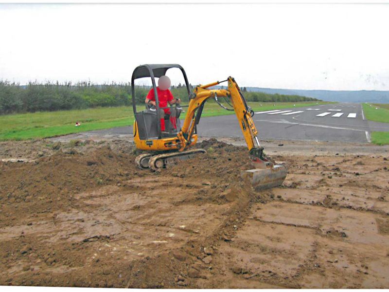 Verlängerung der Auslaufzone einer Flugplatz Landebahn mit dem Bodengitter BG50