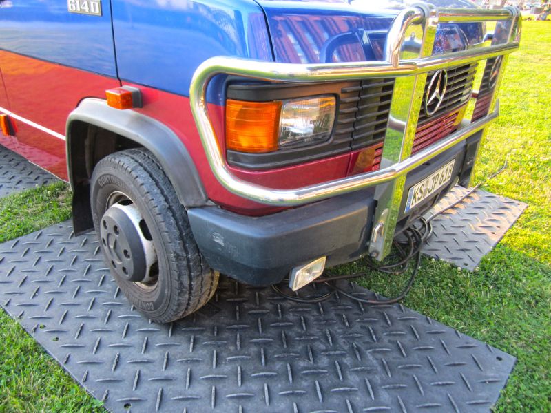 Fahrplatten für einen Tauchtruck auf dem RTL Gelände in Köln
