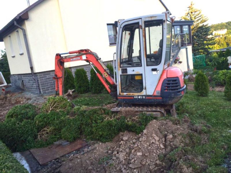 Verwandlung eines Vorgarten in einen schön angelegten PKW Stellplatz