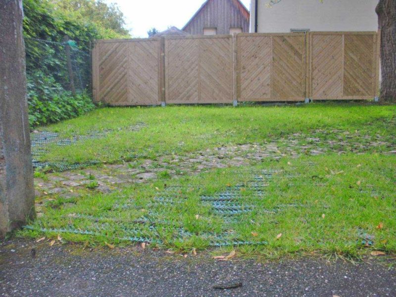 Dauerhafte Rasenverstärkung eines Pfarrgarten für Feste und Feierlichkeiten