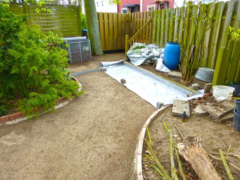 Anlegen eines stabilisierten Kiesweg und Gartenweg mit den Kieswaben KW50