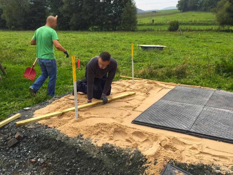 Bodenmatten statt Holzboden als isolierender Fußboden für ein Gartenhaus