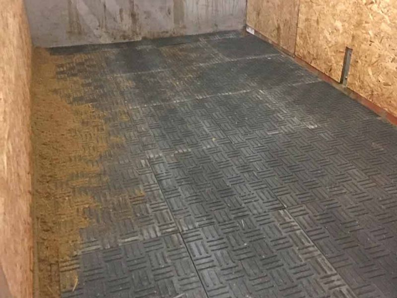 Stallmatten zur Verbesserung des Stallklima und Vereinfachung der Stallpflege