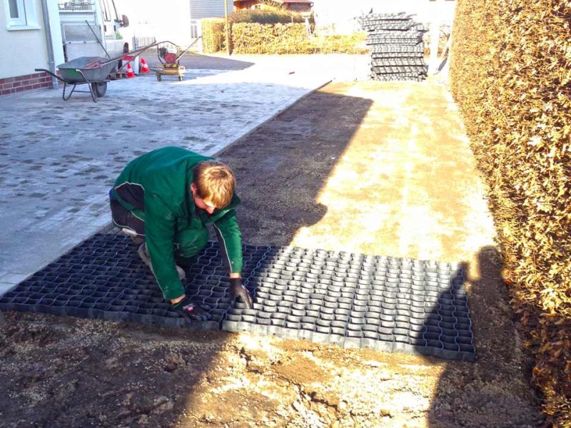 Bodengitter BG50 zur Herstellung eines zusätzlichen begrünten PKW Stellplatz