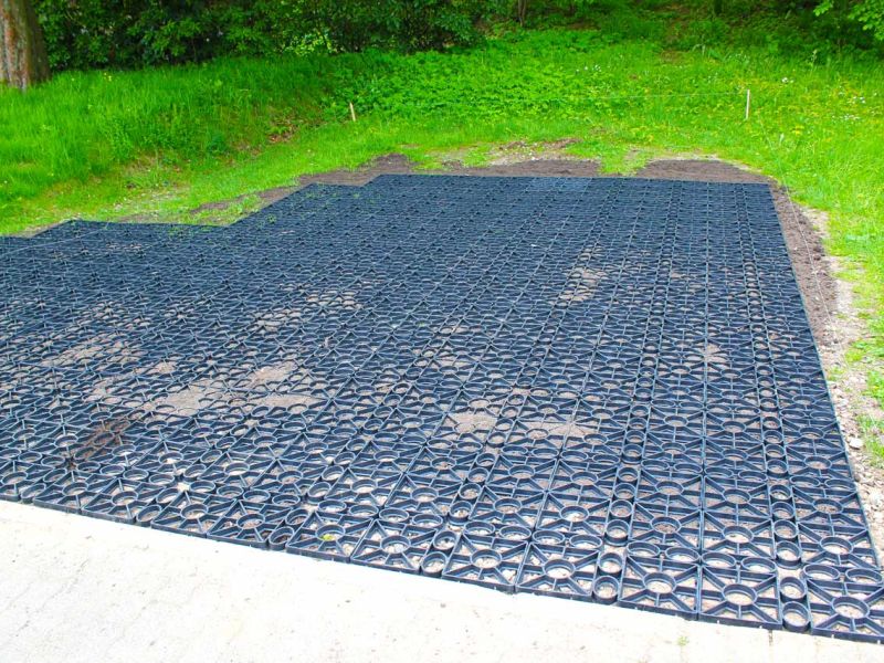 Verlegung des Rasengitter RG24 ohne Unterbau für eine Stellplatz und Wendefläche