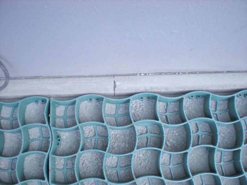 Neugestaltung eines begrünten Mieterparkplatz mit dem Bodengitter BG50