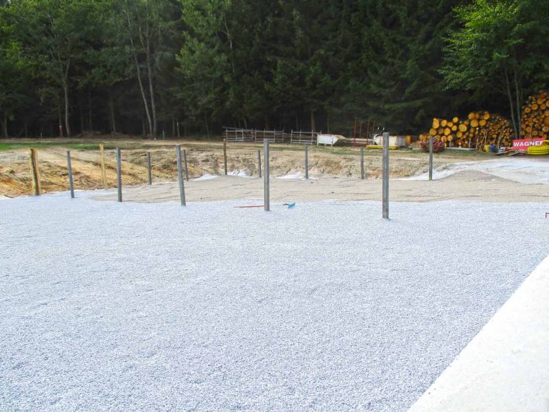 Verlegung von Paddockplatten für ein Paddock für Island-Pferde