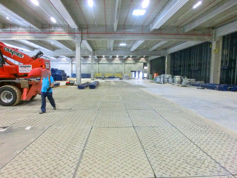 Fahrplatten als Bodenschutz - Neubau Hochregallager 2/2