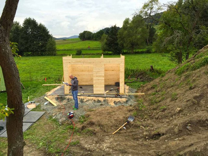 Bodenmatten statt Holzboden als isolierender Fußboden für ein Gartenhaus