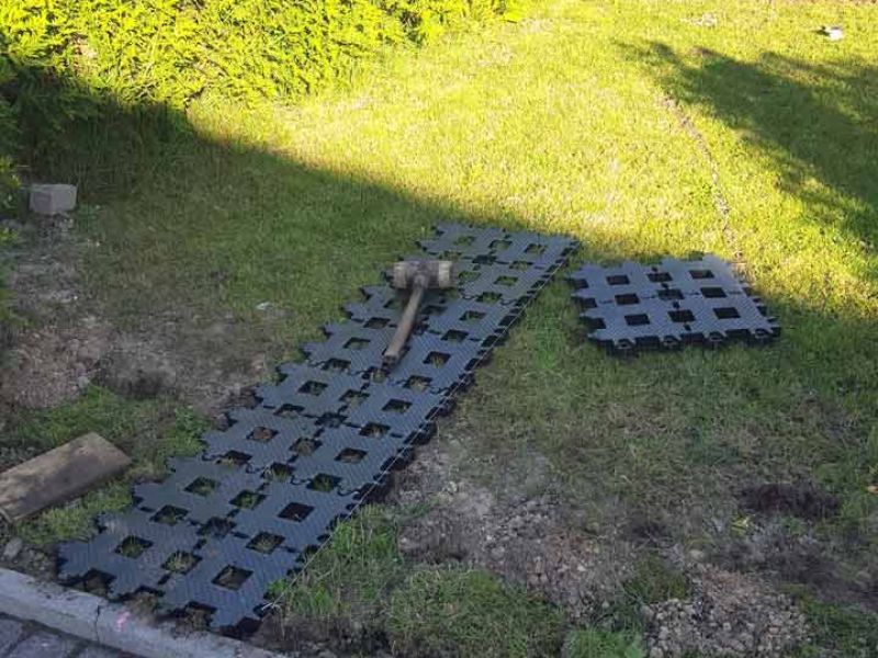 Rasengitterstein RGS35 für einen zusätzlichen PKW Stellplatz auf Rasen