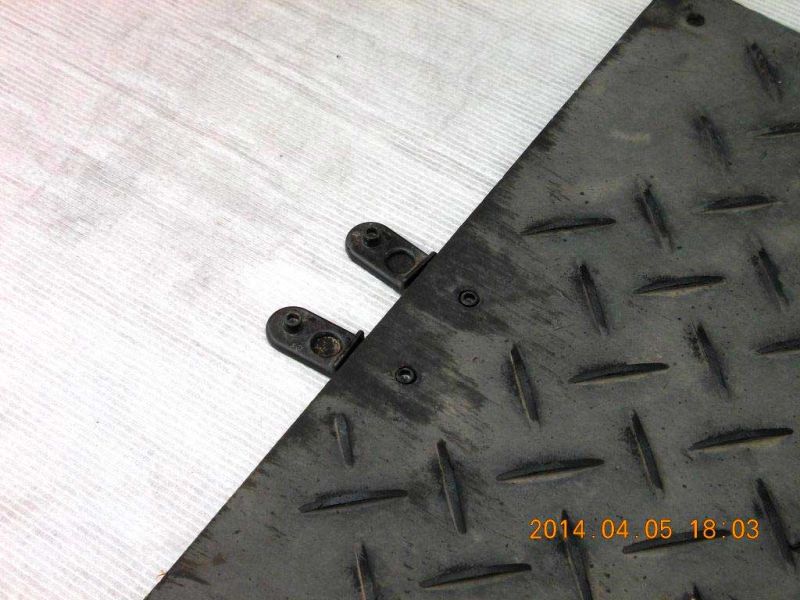 Mobile Baustraße zum Schutz des Pflasters im Gleisbau und Schienenverkehr