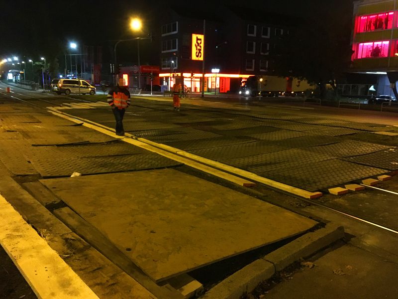 Zu schwer gibt´s nicht – s:tek 48 Bodenschutzplatten als Schutz des Untergrunds bei einem Schwertransport