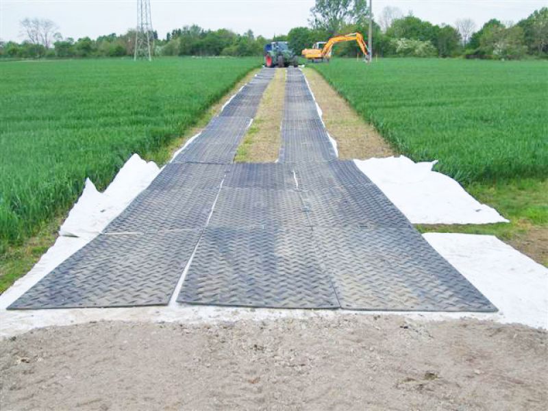 Mobile Baustraße für einen Freileitungsbau in Ulm