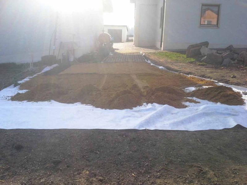 Herstellen eines Pferdepaddock ohne Unterbau mit dem Bodengitter BG30