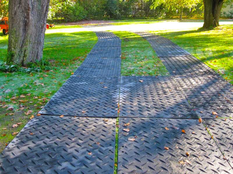 Mobile Baustraße zur Sanierung des Freibad Garching