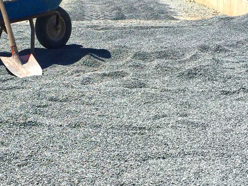 Begrünte Hofeinfahrt & Wohnwagen Stellplatz mit dem Bodengitter BG50 stabilisieren