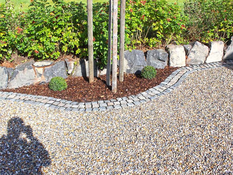 Kiestabilisierung eines neu angelegten Hof und Einfahrt mit dem Kiesgitter KG30