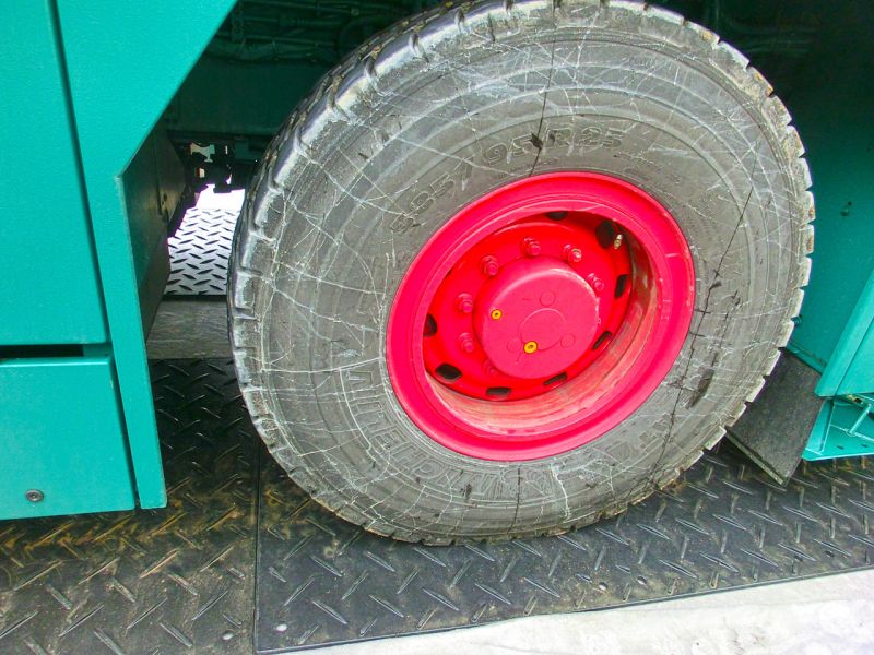 Bodenschutzplatten als Stellfläche für einen Autokran