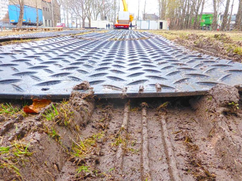 Vermietung mobile Fahrstraße für weiche Böden & Wiesen