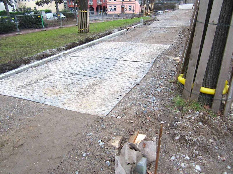 Sanierung einer Deichanlage - Wurzelschutz / Baumwurzelschutz