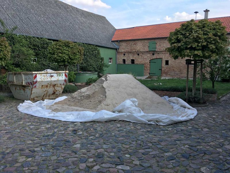 Sie haben ein Paddock, Offenstall, Futterplatz & möchten diesen ohne Erdarbeiten & Unterbau schnell, einfach & maximal befestigen? Klingt wie ein Traum? Hier sehen Sie wie es geht...