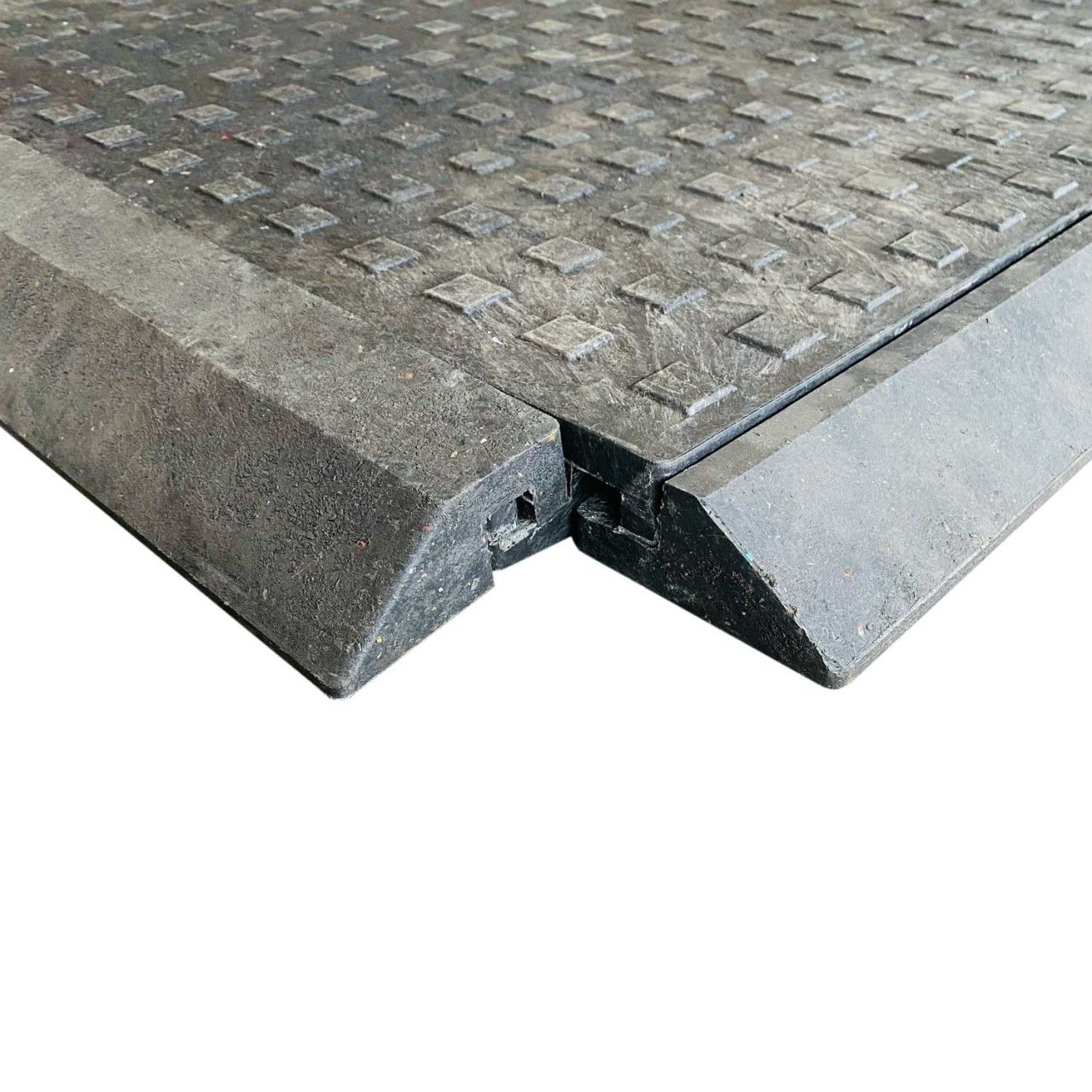 FastFloor FF43 Bodenmatte mit an Falznut befestigter Rampe