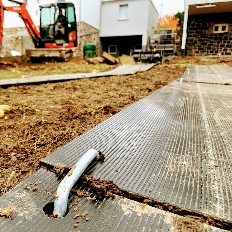 v:tek Mini Fahrplatten, Robuste & bruchstabile Fahrplatte aus HDPE Kunststoff mit Profilierung.