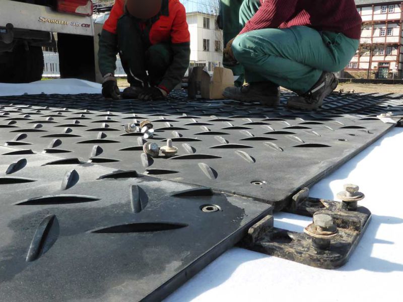 Baustrasse Pflasterschutz Fussgaengerzone Giessen 49 referenz