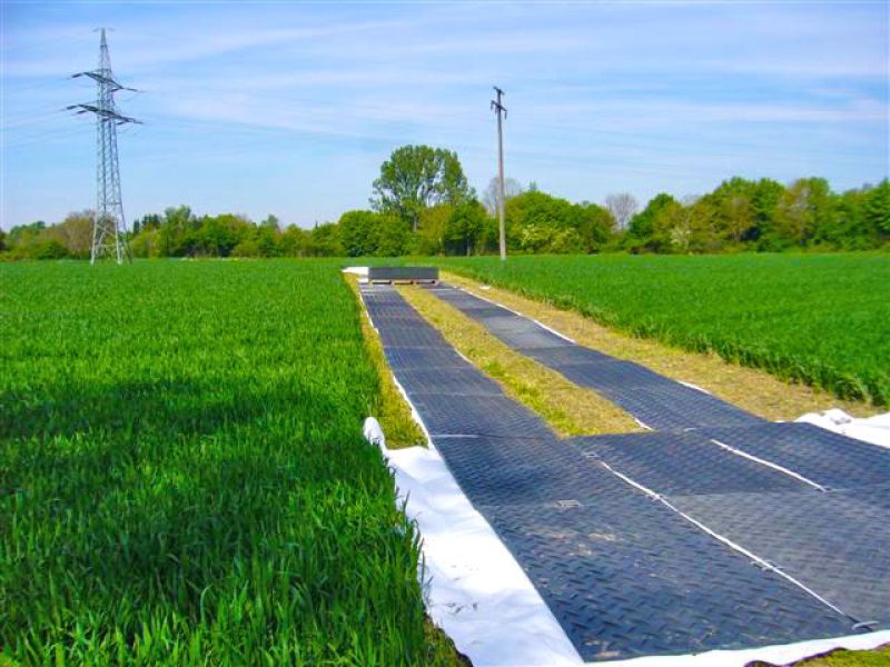 Mobile Baustraße für einen Freileitungsbau in Ulm