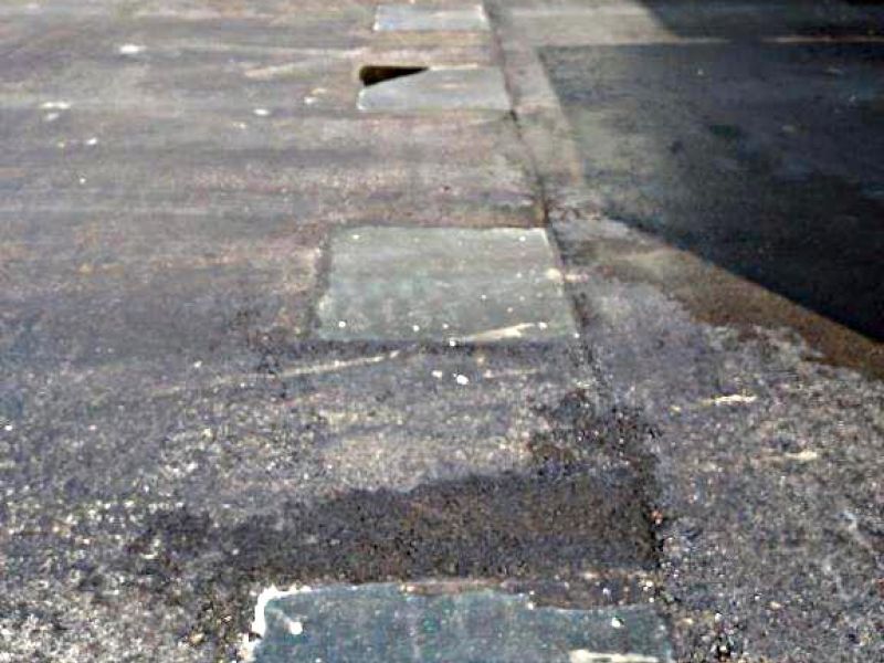 Lastverteilplatten statt Asphalt als dauerhaft druckstabiler Untergrund für die Stützen von Wechselbrücken