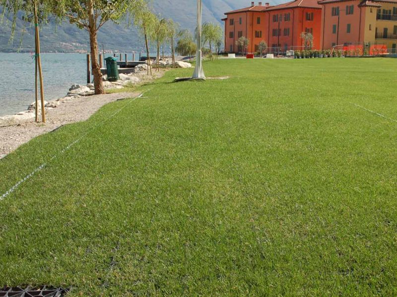 Rasenbefestigung für ein Hotel mit regelmäßigen Veranstaltungen mit dem Rasengitter RG24