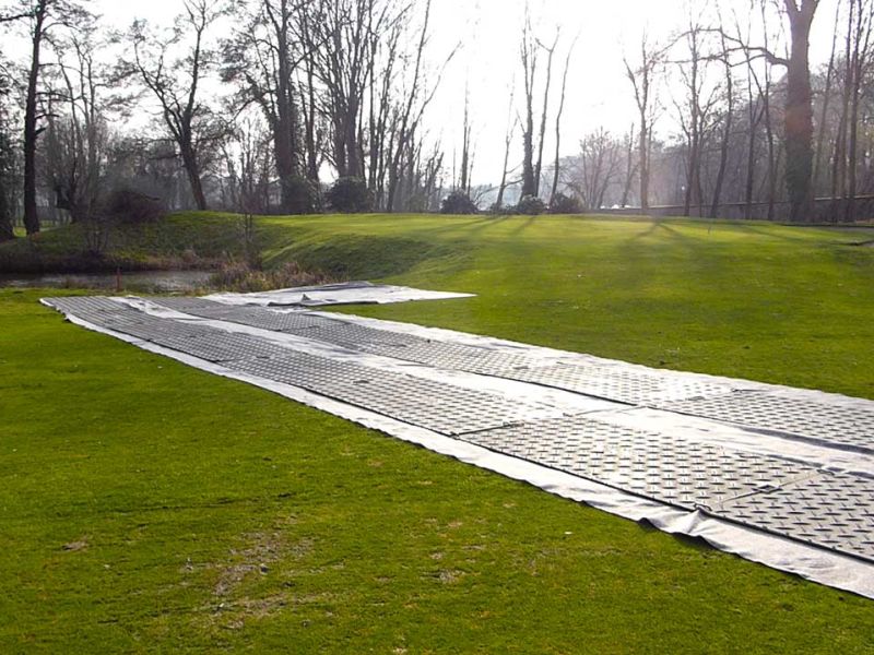 Baustraße zur Teichentschlammung im Golfplatzbau bzw. Golfplatzpflege