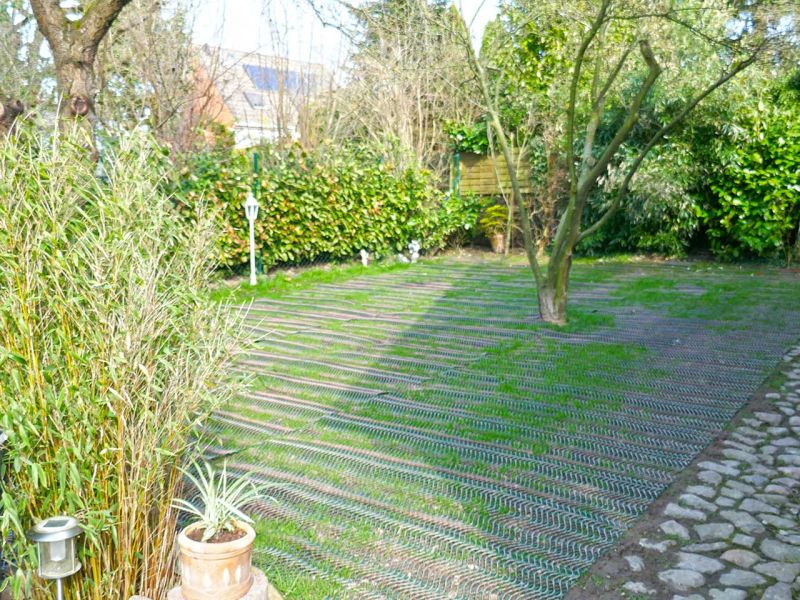 Hundebesitzer aufgepasst! Nie mehr Löcher im Garten, Wiese, und Rasen durch Wühlen & Buddeln mit dem Rasennetz RN