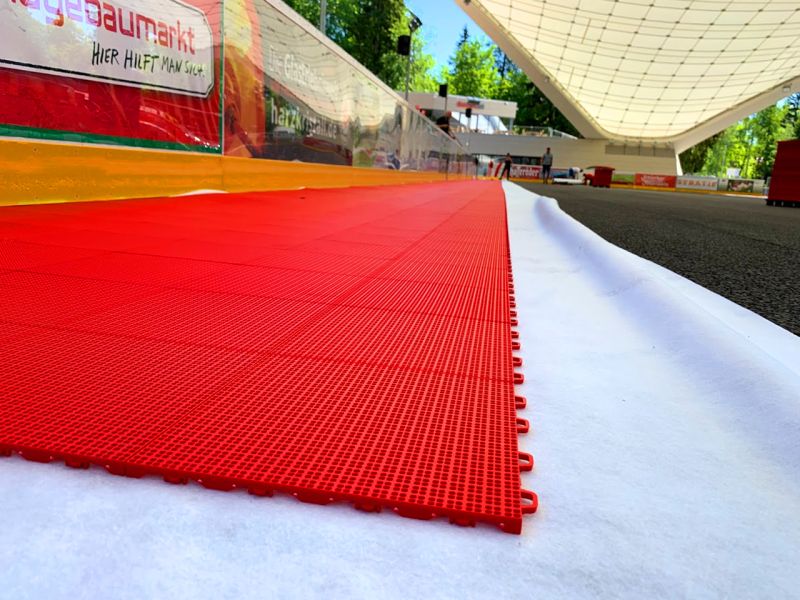 Multi Sportbobden MSB10 als Eventboden und Veranstaltungsfläche für die Sommersaison in der Schierker Feuerstein Arena