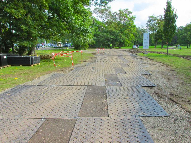 Mobile Fahrstraße für den IAA Besucherparkplatz Frankfurt