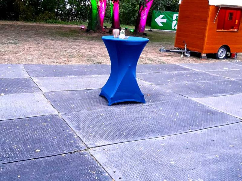 Bodenschutzplatten von Securatek als Abdecksystem bzw. Eventboden für eine Veranstaltung