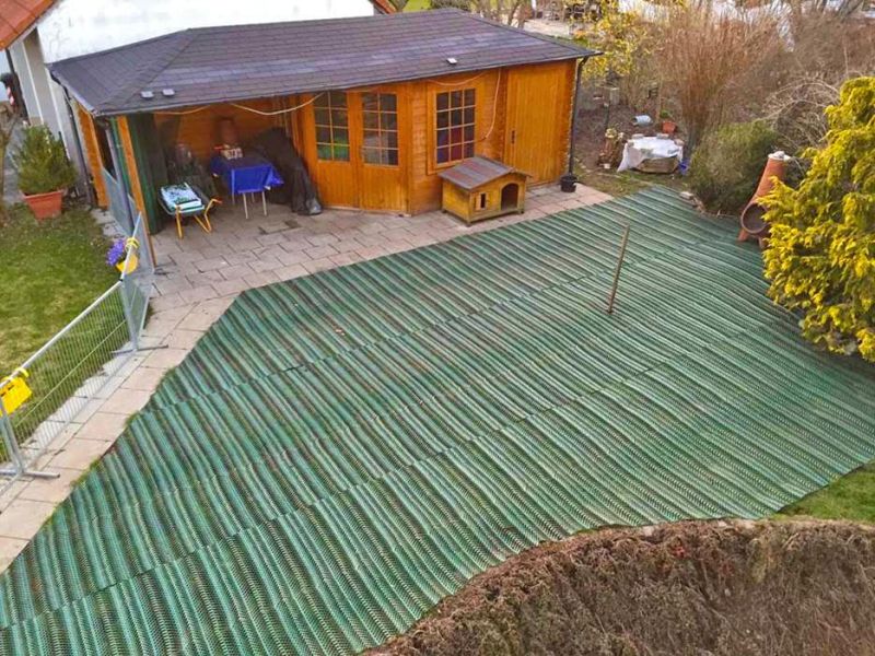 Rasennetz RN 1800 als Wühlschutz, Buddelschutz für den Hundeauslauf im Garten